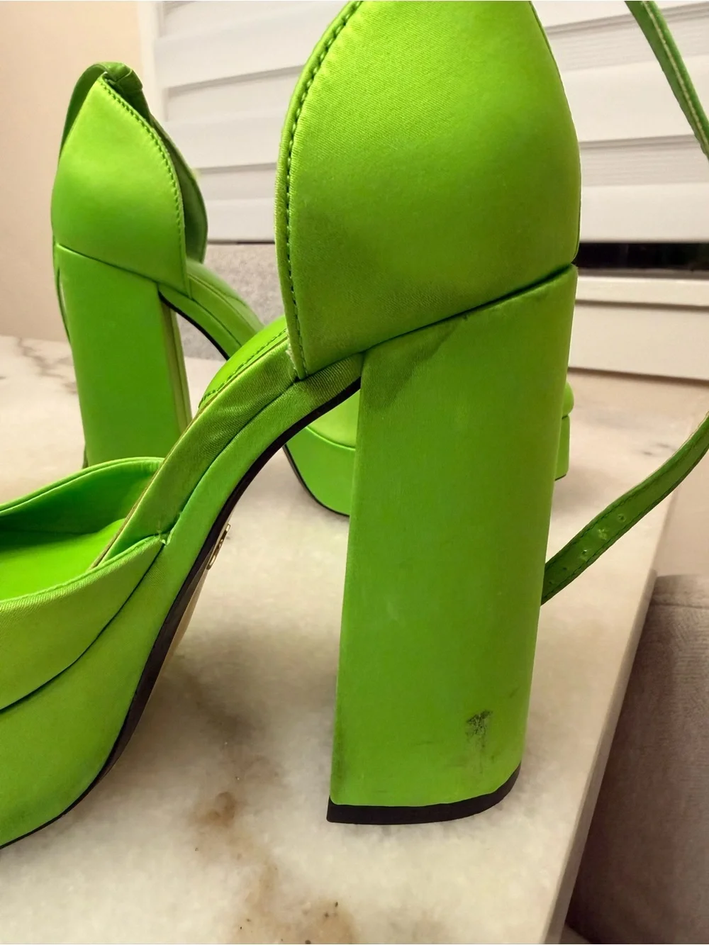 Zara neon green